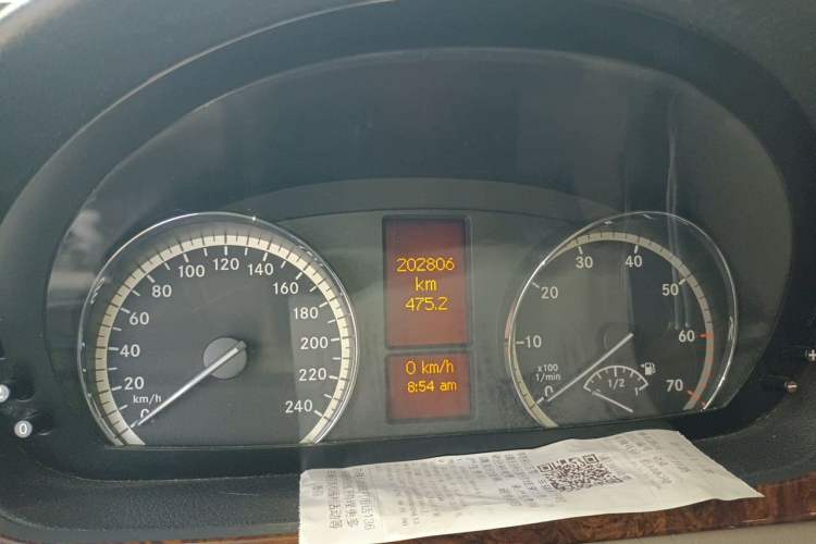 Used Mercedes-Benz Viano 2012 2.5L Prestige Edition Odometer Close Up