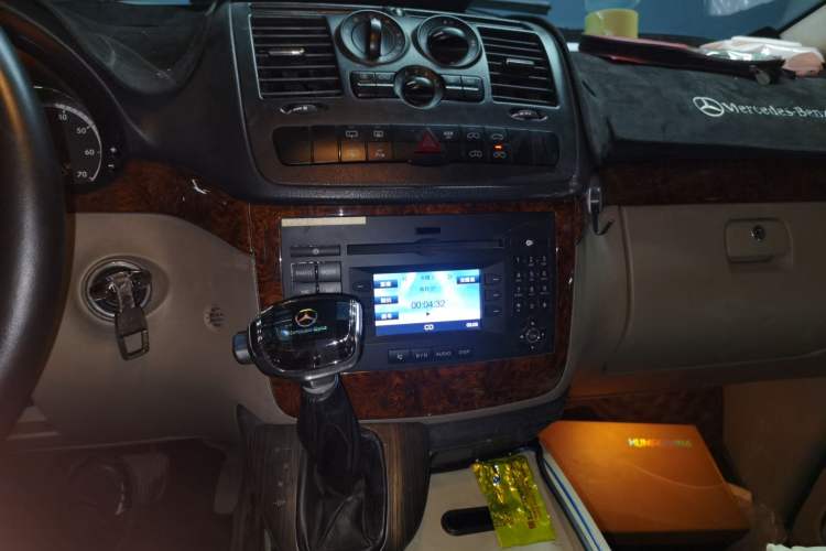 Used Mercedes-Benz Viano 2012 2.5L Comfort Edition Audio And AC Panel
