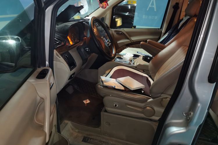 Used Mercedes-Benz Viano 2012 2.5L Comfort Edition Driver Seat