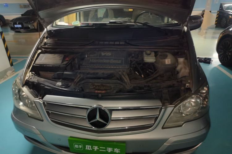 Used Mercedes-Benz Viano 2012 2.5L Comfort Edition Engine Bay