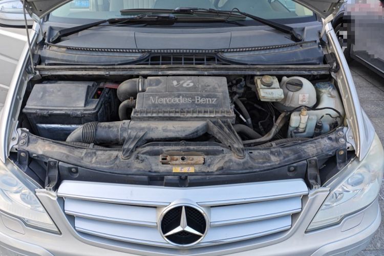 Used Mercedes-Benz Viano 2012 2.5L Hospitality Edition Engine Bay