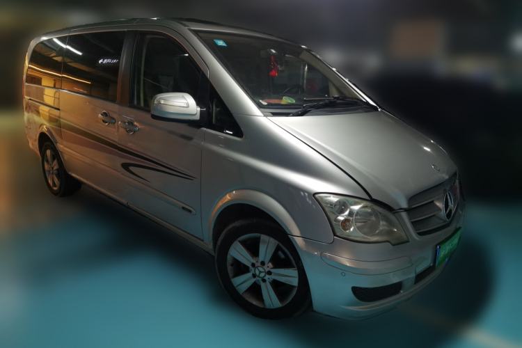 Used Mercedes-Benz Viano 2012 2.5L Comfort Edition Front Right 45 Deg