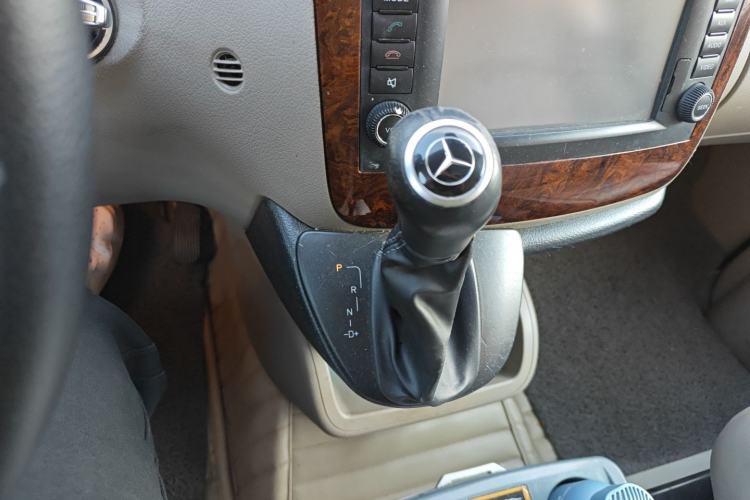 Used Mercedes-Benz Viano 2012 2.5L Hospitality Edition Gear Lever