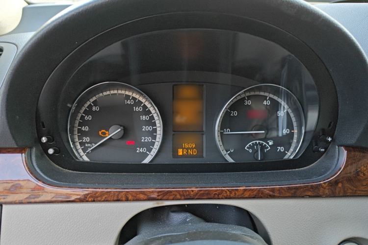 Used Mercedes-Benz Viano 2012 2.5L Hospitality Edition Instrument Cluster