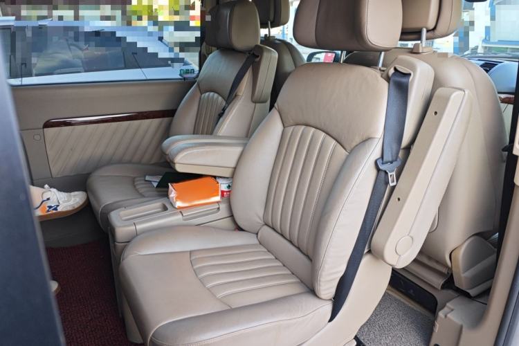 Used Mercedes-Benz Viano 2012 2.5L Hospitality Edition Interior 4