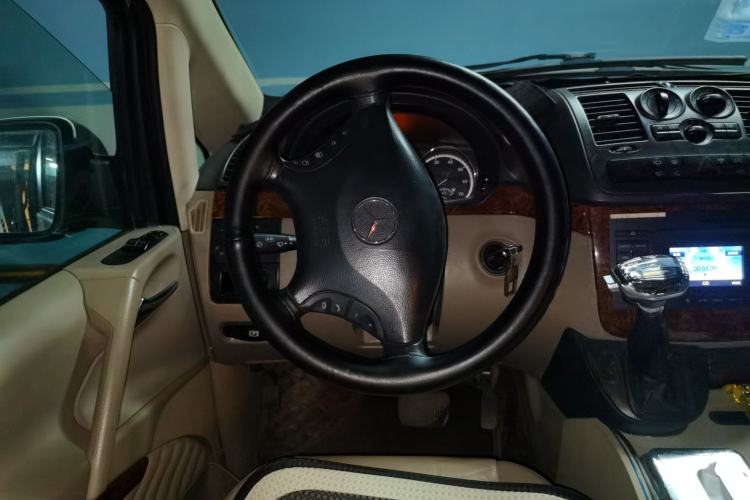 Used Mercedes-Benz Viano 2012 2.5L Comfort Edition Steering Wheel