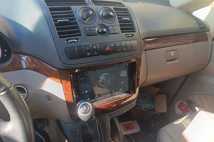 Used Mercedes-Benz Viano 2013 3.0L Comfort Edition Audio And AC Panel