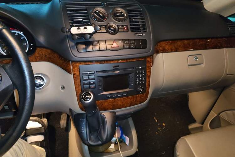 Used Mercedes-Benz Viano 2013 3.0L Comfort Edition Audio And AC Panel