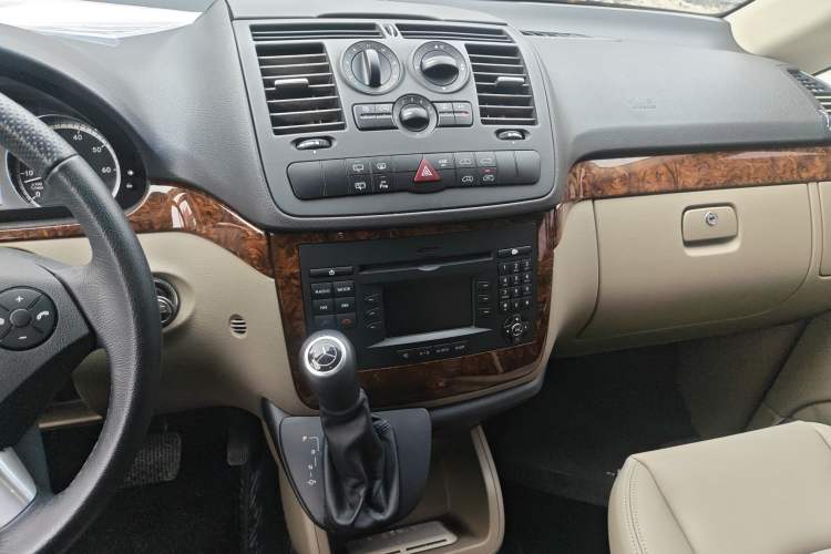 Used Mercedes-Benz Viano 2013 3.0L Comfort Edition Audio And AC Panel