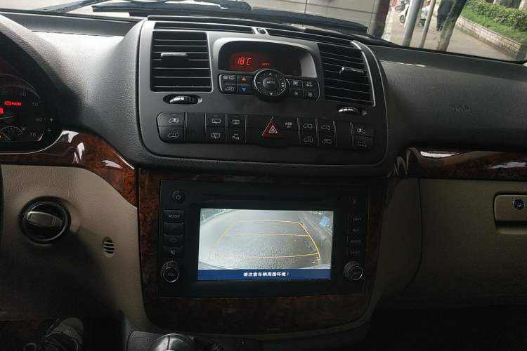 Used Mercedes-Benz Viano 2013 3.0L Navigator Edition Audio And AC Panel