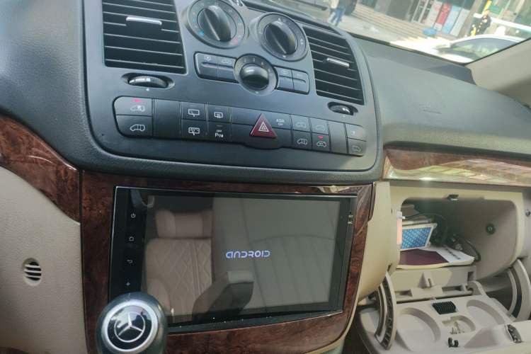 Used Mercedes-Benz Viano 2013 3.0L Comfort Edition Audio And AC Panel