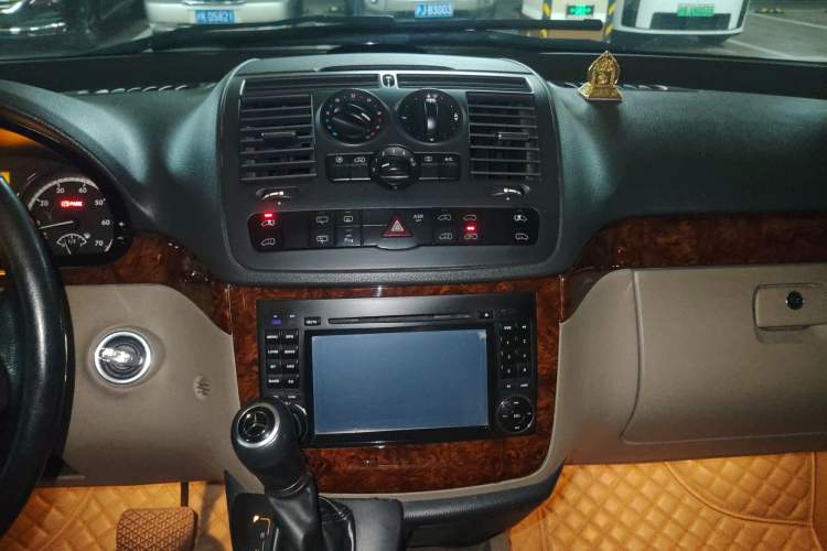 Used Mercedes-Benz Viano 2013 3.0L Comfort Edition Audio And AC Panel