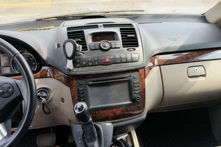 Used Mercedes-Benz Viano 2013 3.5L Haoci version Audio And AC Panel