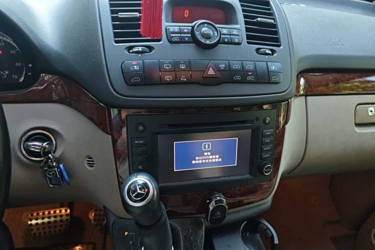 Used Mercedes-Benz Viano 2013 3.0L Navigator Edition Audio And AC Panel