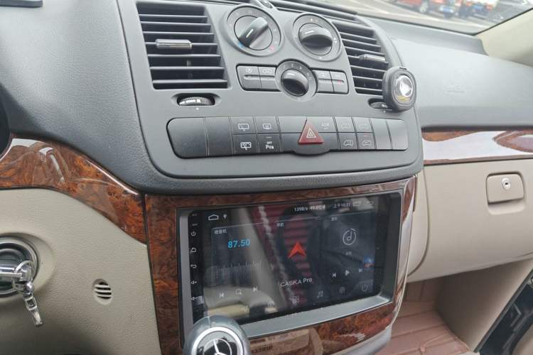 Used Mercedes-Benz Viano 2013 3.0L Comfort Edition Audio And AC Panel