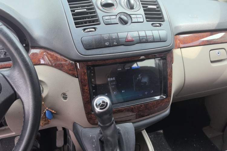 Used Mercedes-Benz Viano 2013 3.0L Comfort Edition Audio And AC Panel