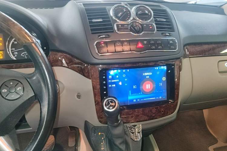 Used Mercedes-Benz Viano 2013 3.0L Comfort Edition Audio And AC Panel