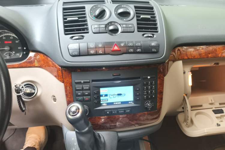Used Mercedes-Benz Viano 2013 3.0L Comfort Edition Audio And AC Panel