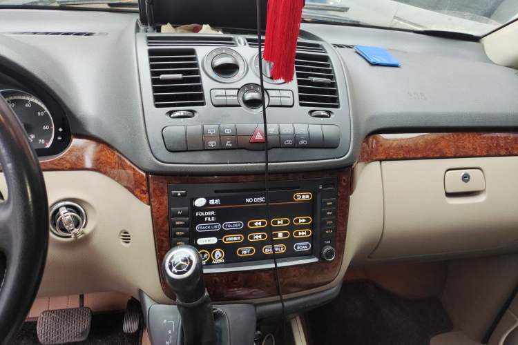 Used Mercedes-Benz Viano 2013 3.0L Comfort Edition Audio And AC Panel
