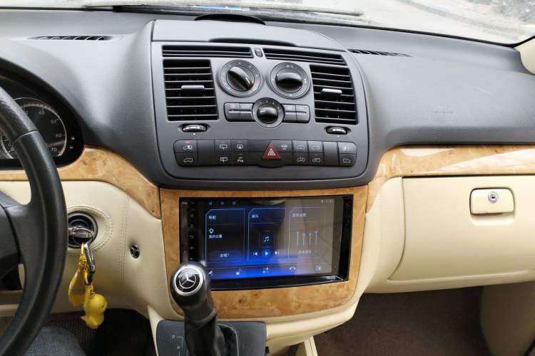 Used Mercedes-Benz Viano 2013 3.0L Hospitality Edition Audio And AC Panel