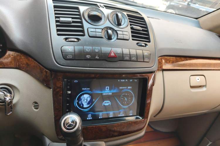 Used Mercedes-Benz Viano 2013 3.0L Hospitality Edition Audio And AC Panel