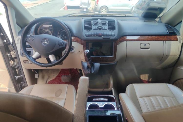 Used Mercedes-Benz Viano 2013 3.0L Comfort Edition Center Console