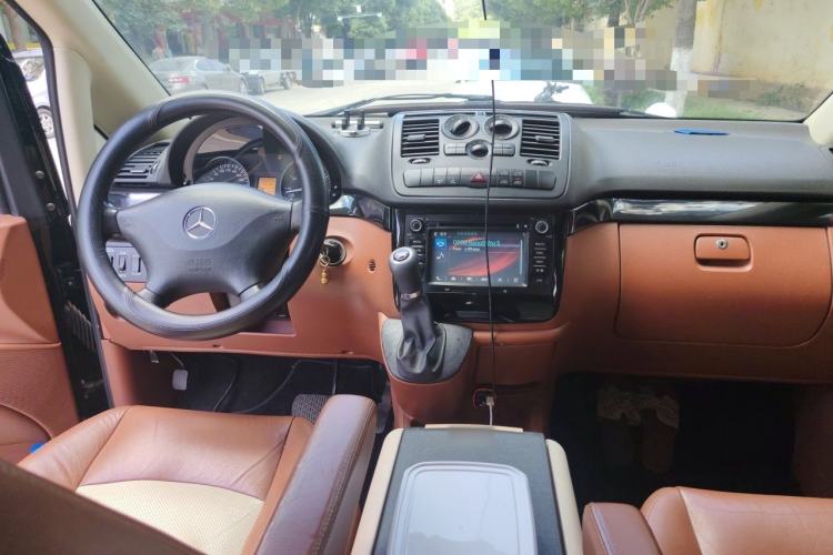 Used Mercedes-Benz Viano 2013 3.0L Navigator Edition Center Console