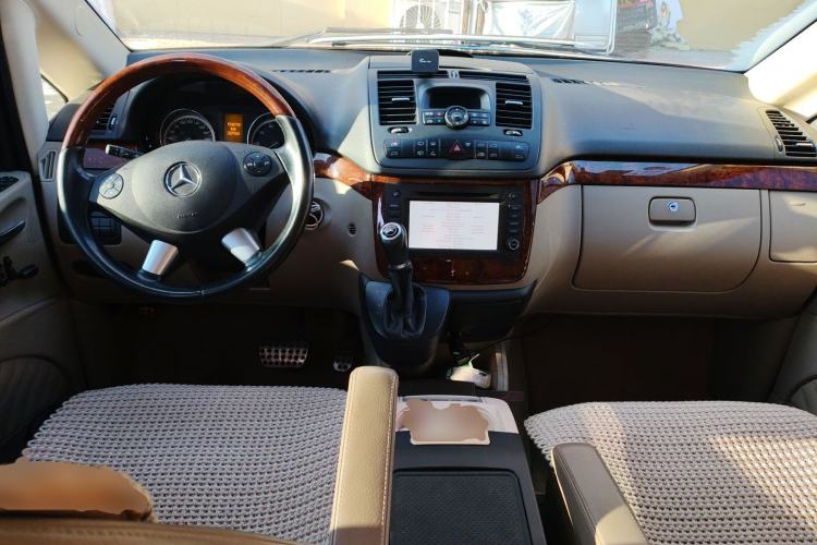 Used Mercedes-Benz Viano 2013 3.0L Navigator Edition Center Console