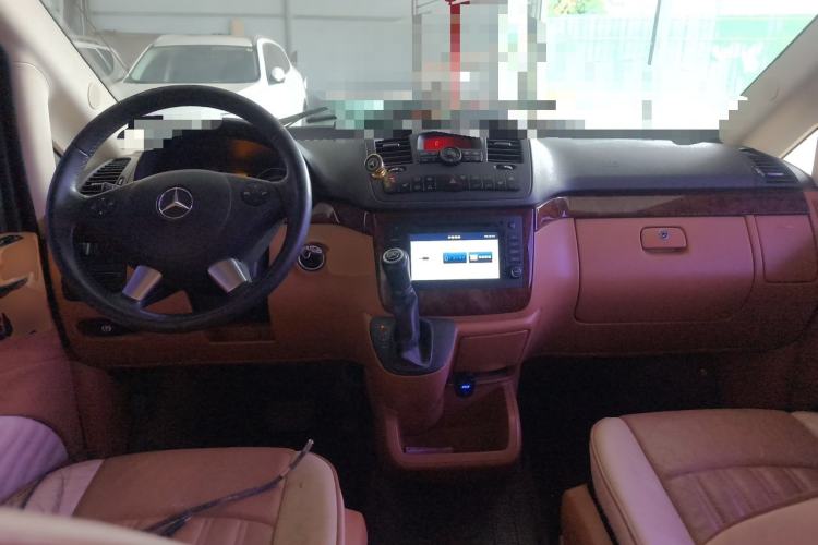 Used Mercedes-Benz Viano 2013 3.0L Navigator Edition Center Console