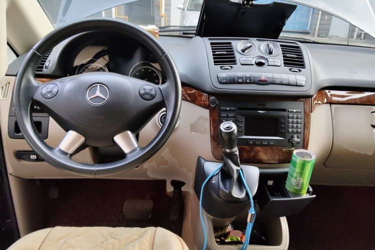 Used Mercedes-Benz Viano 2013 3.0L Comfort Edition Center Console