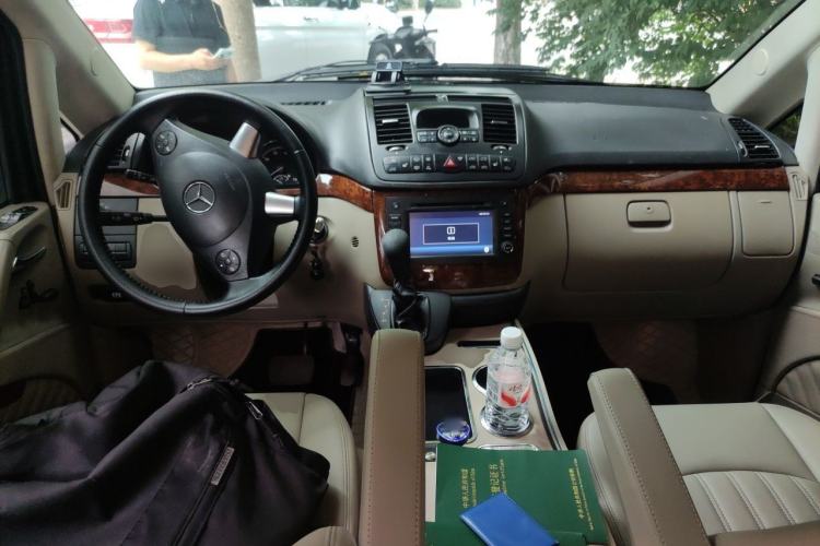 Used Mercedes-Benz Viano 2013 3.0L Navigator Edition Center Console