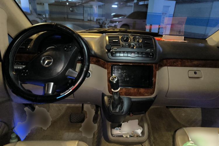Used Mercedes-Benz Viano 2013 3.0L Comfort Edition Center Console