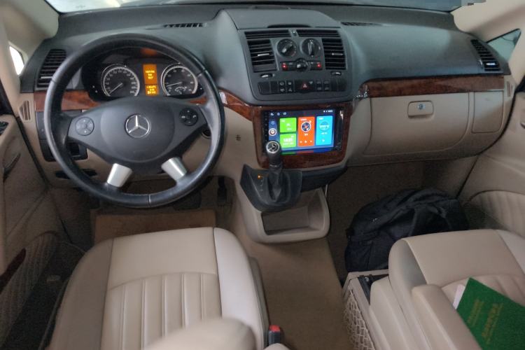 Used Mercedes-Benz Viano 2013 3.0L Hospitality Edition Center Console