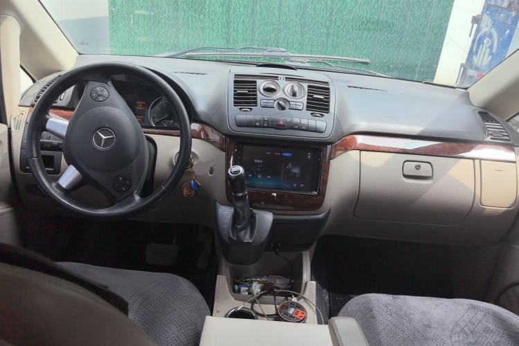 Used Mercedes-Benz Viano 2013 3.0L Comfort Edition Center Console