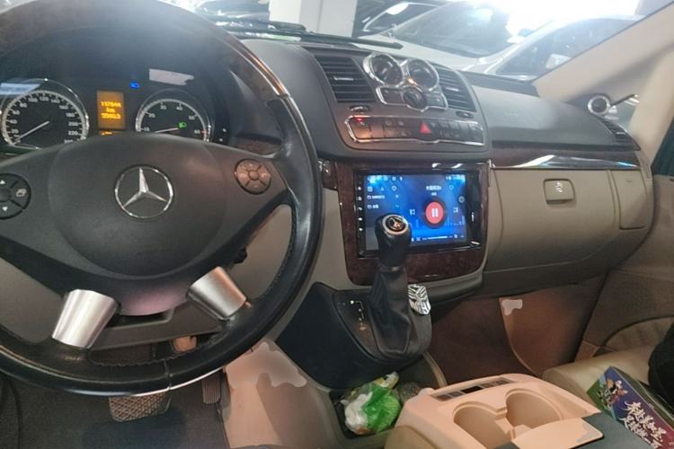 Used Mercedes-Benz Viano 2013 3.0L Comfort Edition Center Console