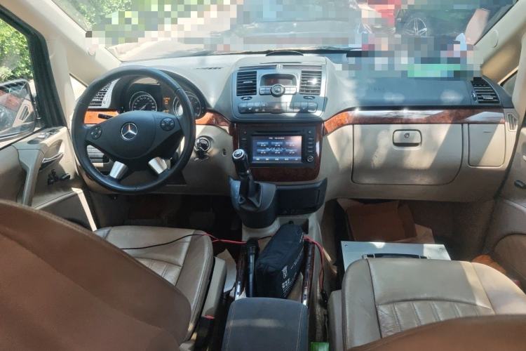 Used Mercedes-Benz Viano 2013 3.0L Navigator Edition Center Console
