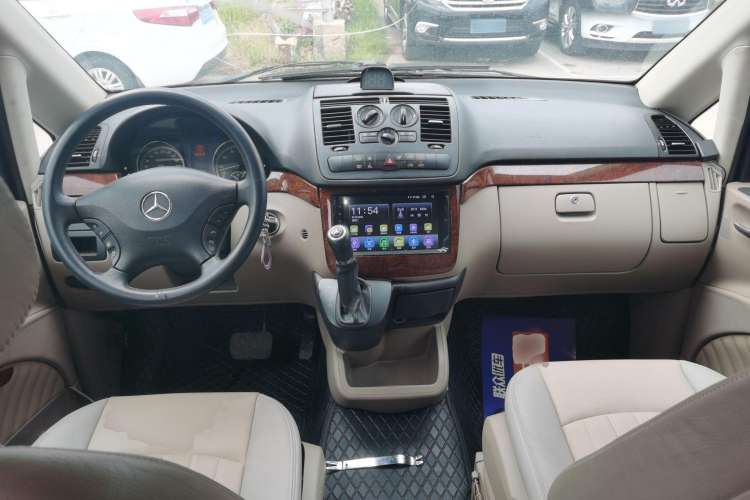 Used Mercedes-Benz Viano 2013 3.0L Comfort Edition Center Console