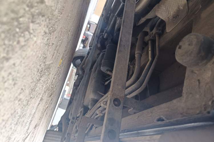 Used Mercedes-Benz Viano 2013 3.5L Haoci version Chassis Front Left