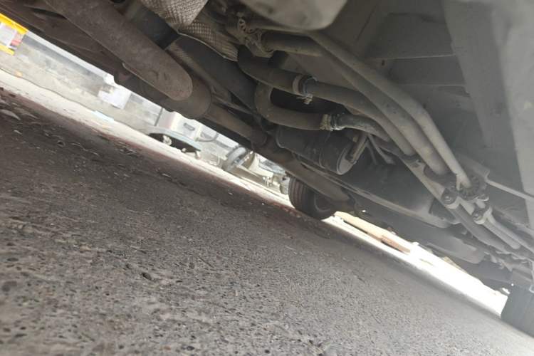 Used Mercedes-Benz Viano 2013 3.5L Haoci version Chassis Front Left