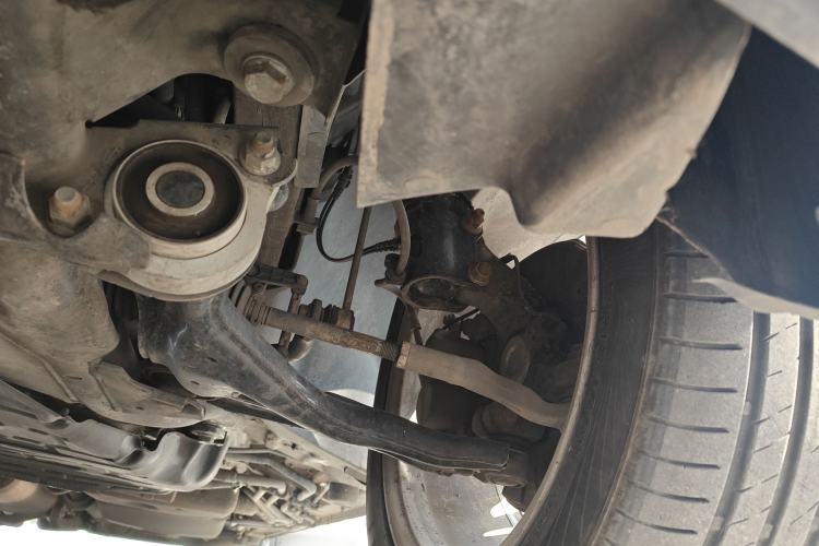 Used Mercedes-Benz Viano 2013 3.5L Haoci version Chassis Front Left