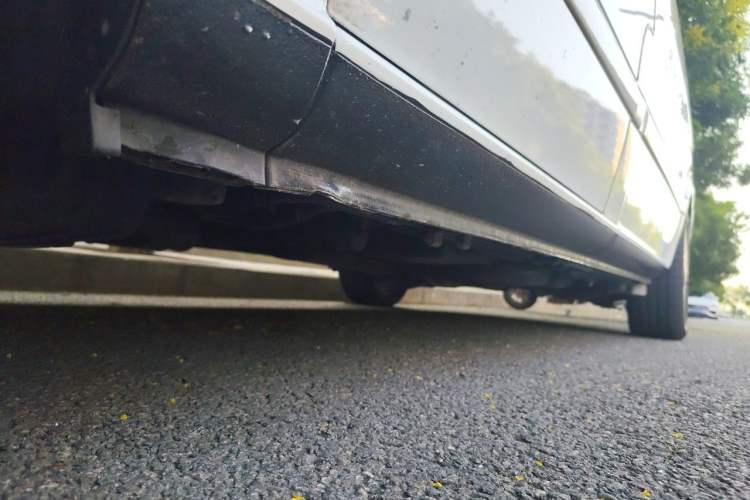 Used Mercedes-Benz Viano 2013 3.0L Navigator Edition Chassis Front Left