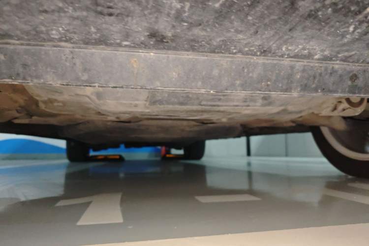 Used Mercedes-Benz Viano 2013 3.5L Haoci version Chassis Front