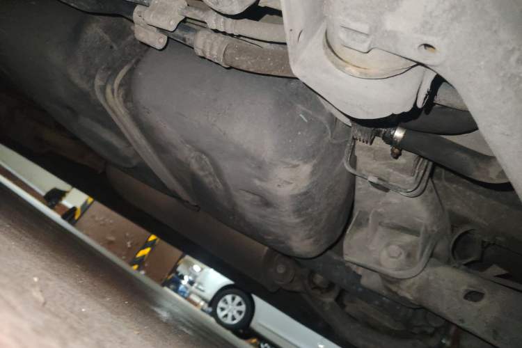 Used Mercedes-Benz Viano 2013 3.0L Comfort Edition Chassis Rear Left