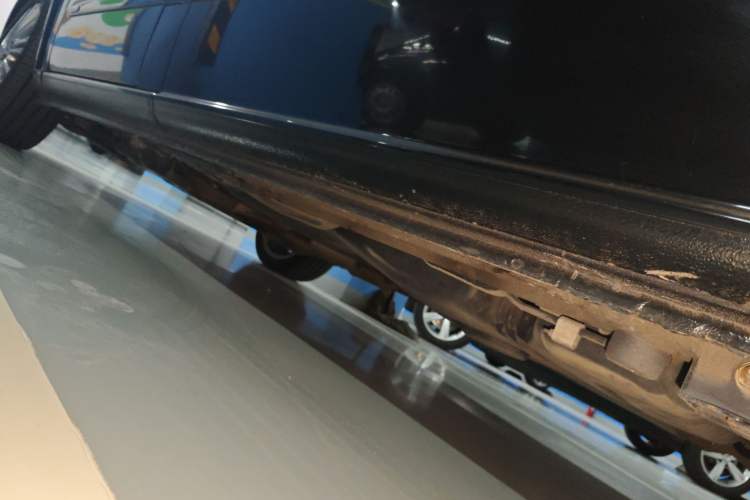 Used Mercedes-Benz Viano 2013 3.5L Haoci version Chassis Rear Left