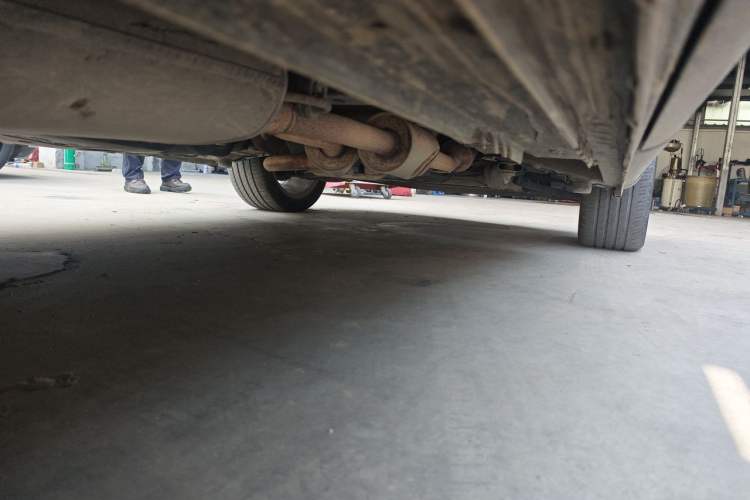Used Mercedes-Benz Viano 2013 3.5L Haoci version Chassis Rear Right