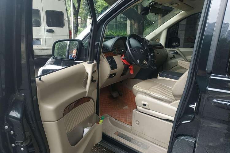 Used Mercedes-Benz Viano 2013 3.0L Navigator Edition Driver Seat