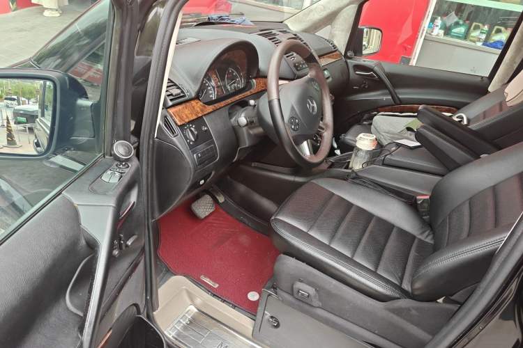 Used Mercedes-Benz Viano 2013 3.5L Haoci version Driver Seat