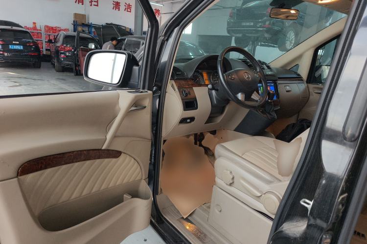 Used Mercedes-Benz Viano 2013 3.0L Hospitality Edition Driver Seat