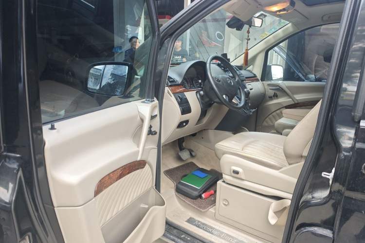 Used Mercedes-Benz Viano 2013 3.5L Haoci version Driver Seat