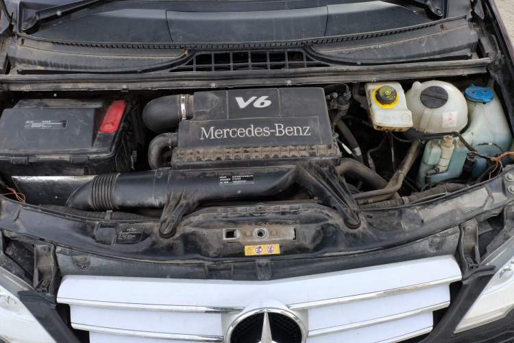 Used Mercedes-Benz Viano 2013 3.0L Navigator Edition Engine Bay
